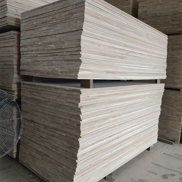 Radiata Pine Edge Kole Komisyon Konsèy